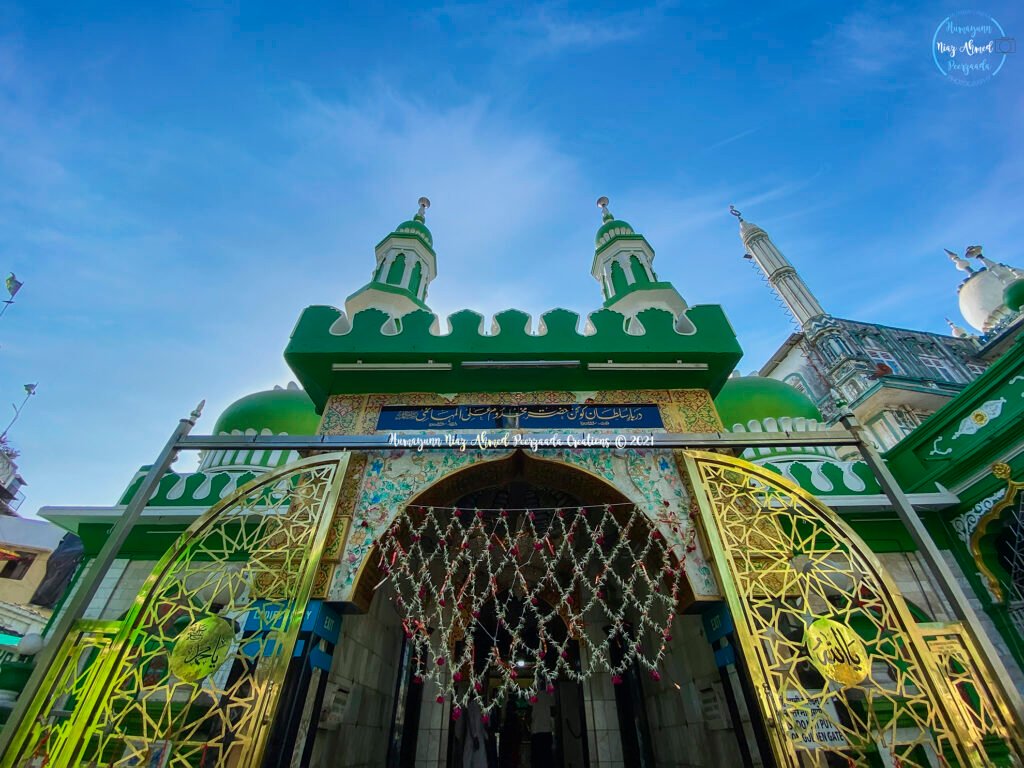 Makhdum Shah Baba Dargah Mahim Mumbai – heritage shrine captured by Humayun Peerzaada