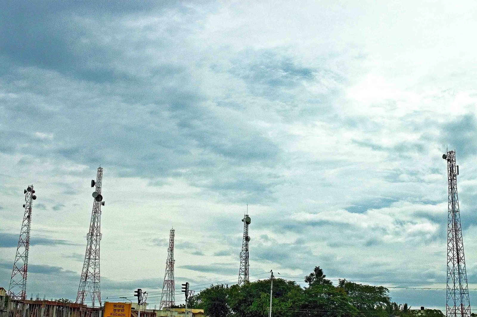 Kudachi telecom operator's Spice, Airtel, Tata, Reliance, Hutch, BSNL Telecom